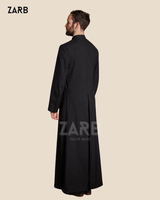 Schwarze römische Soutane